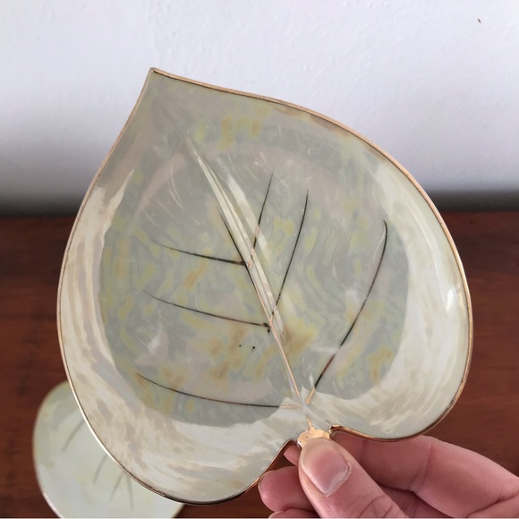 Vintage nasco silver luster ware leaf plates - set of 4 - Picture 2 of 7